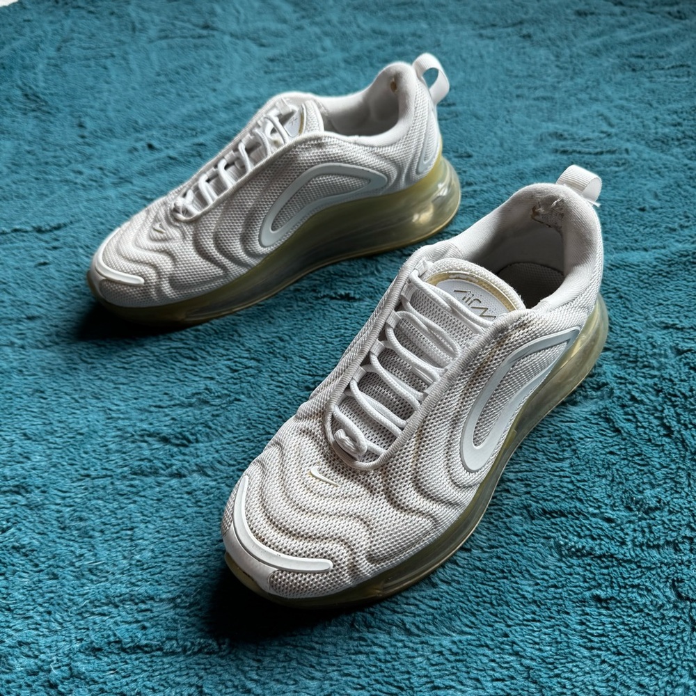 Nike Air Max 720 Sneakers Trainers 5.5Y Women’s 7 Athletic Shoes Workout Bubble
